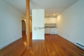 1298 Commonwealth Ave, Unit E in Boston, MA - Building Photo - Building Photo