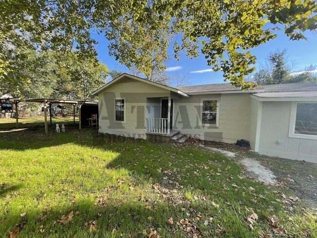 212 Olive St in Trinidad, TX - Building Photo - Building Photo