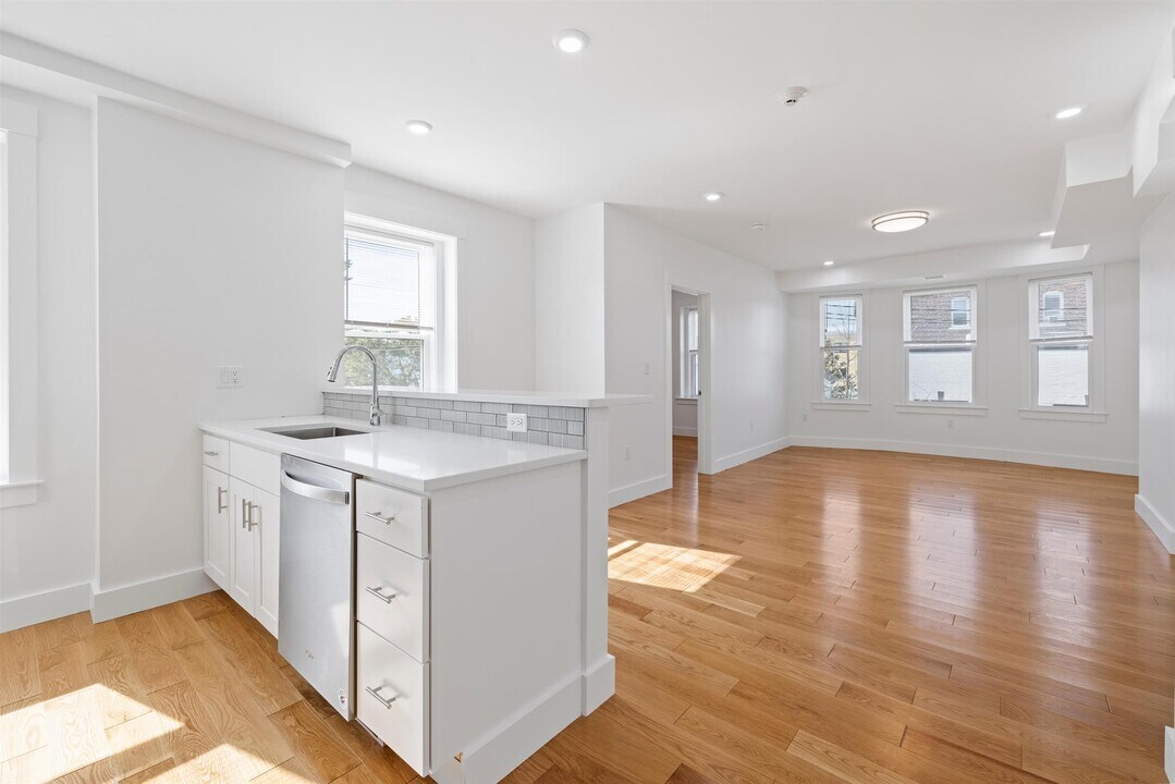 401 Columbia St in Cambridge, MA - Building Photo