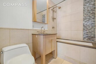 350 W 42nd St, Unit 8H in New York, NY - Building Photo - Building Photo