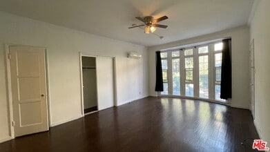 933 S Hobart Blvd in Los Angeles, CA - Building Photo - Building Photo