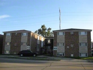 Greenwood Apartments in Waukegan, IL - Building Photo - Building Photo