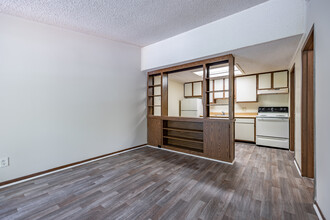 Shadow Trace Apartments in Stone Mountain, GA - Building Photo - Interior Photo