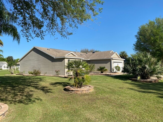 1740 Mountville Ct in the Villages, FL - Building Photo - Building Photo