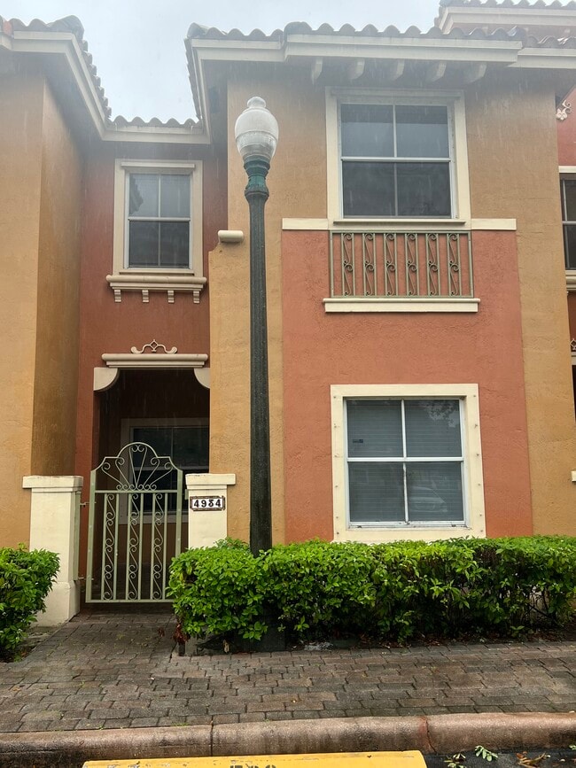 4934 White Mangrove Way E in Fort Lauderdale, FL - Building Photo - Building Photo
