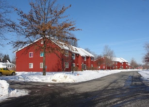 Compass West Estates in Youngstown, OH - Foto de edificio - Building Photo