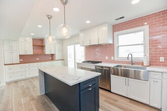 224 Prince Edward Way in Norfolk, VA - Building Photo - Building Photo