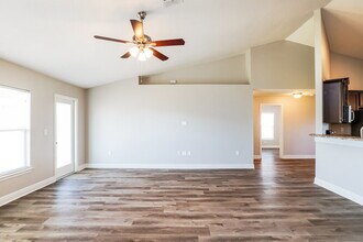 900 Chestnut Dr in Fruitland Park, FL - Building Photo - Building Photo