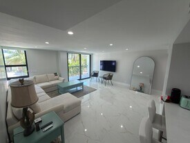 1800 Collins Ave in Miami Beach, FL - Building Photo