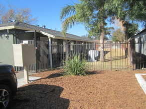 Bowles Two - Fourplexes in Sacramento, CA - Building Photo - Other