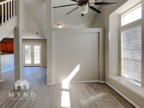 8102 Valley Trails in San Antonio, TX - Building Photo - Building Photo
