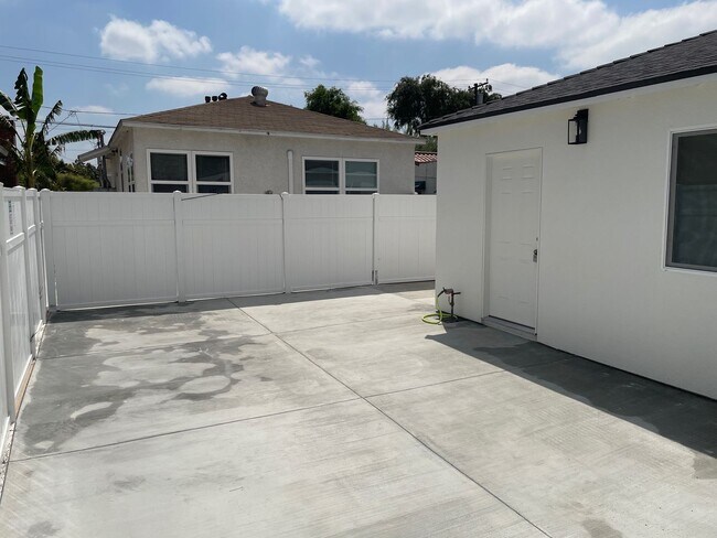 231 S Waldo Ave-Unit -Unit B in Fullerton, CA - Building Photo - Building Photo
