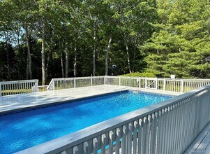 10 Skyes Neck Ct in East Quogue, NY - Building Photo - Building Photo