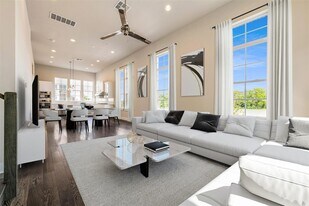 1308 Tinnin Ford Rd in Austin, TX - Building Photo