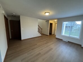 1874 Bright View Dr in Loves Park, IL - Building Photo - Building Photo