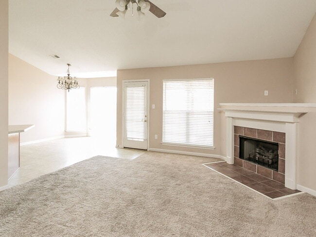 8181 Martin Dr in Southaven, MS - Building Photo - Building Photo