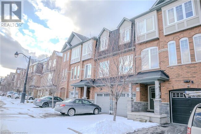 34 Magdalene Cres in Brampton, ON - Building Photo - Building Photo