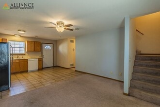 815-817 Bluemont Ave in Manhattan, KS - Building Photo - Building Photo