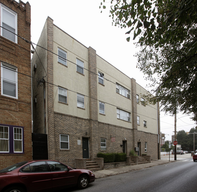 804 S 7th St in Philadelphia, PA - Building Photo - Building Photo