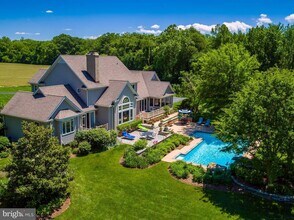 311 Brick Schoolhouse Rd in Centreville, MD - Foto de edificio - Building Photo
