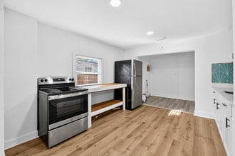 3525 50th Ave N in St. Petersburg, FL - Building Photo - Building Photo