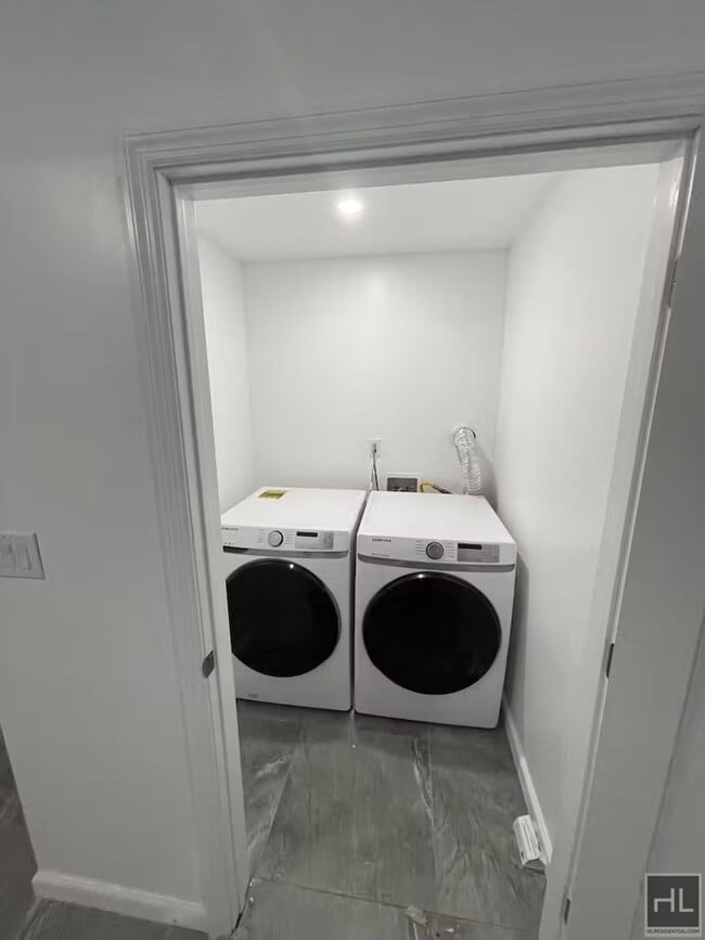 694 E 38th St, Unit GARDEN in Brooklyn, NY - Building Photo - Building Photo