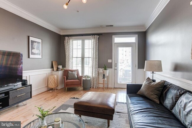 81 W West St in Baltimore, MD - Foto de edificio - Building Photo