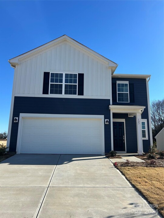 127 Hanging Rock Trl in Statesville, NC - Building Photo