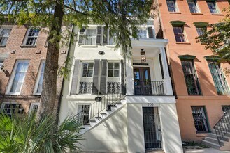 705 Barnard St in Savannah, GA - Building Photo - Building Photo
