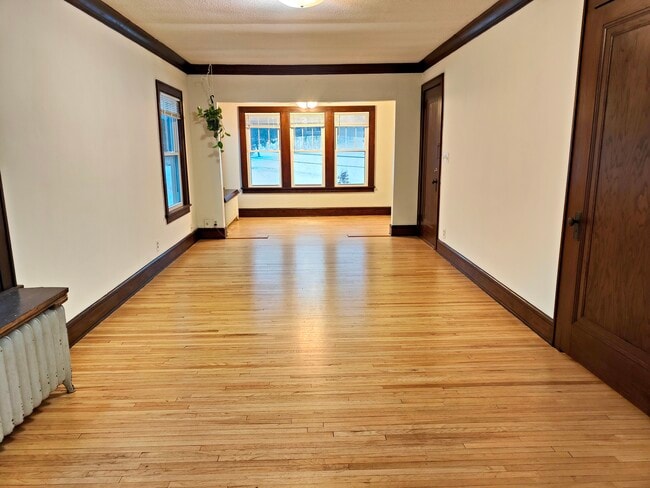 1221 29th Avenue Northeast, Unit #4