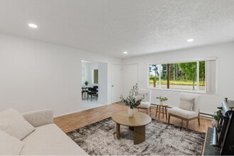 3434 Memorial Park Dr in Longview, WA - Building Photo - Building Photo