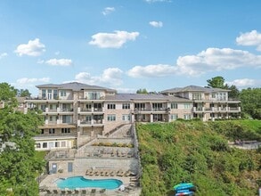670 E Lake Ave, Unit 305 in Wisconsin Dells, WI - Building Photo - Building Photo