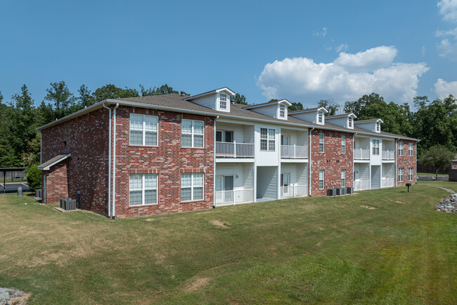 White Oak Apartments in North Little Rock, AR - Building Photo - Building Photo