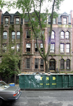 36 W 94th St in New York, NY - Building Photo - Building Photo