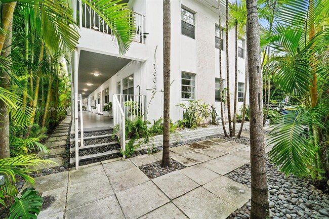 1604 Drexel Ave in Miami Beach, FL - Building Photo - Building Photo