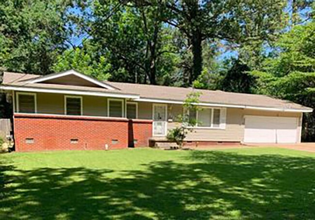 3133 Peterson Dr in Jackson, MS - Building Photo - Building Photo