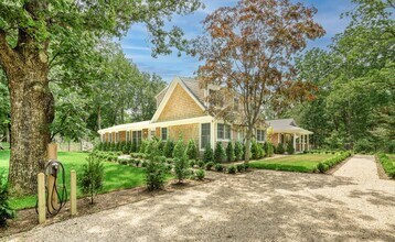 5 Dogwood Ave in Sag Harbor, NY - Building Photo - Building Photo