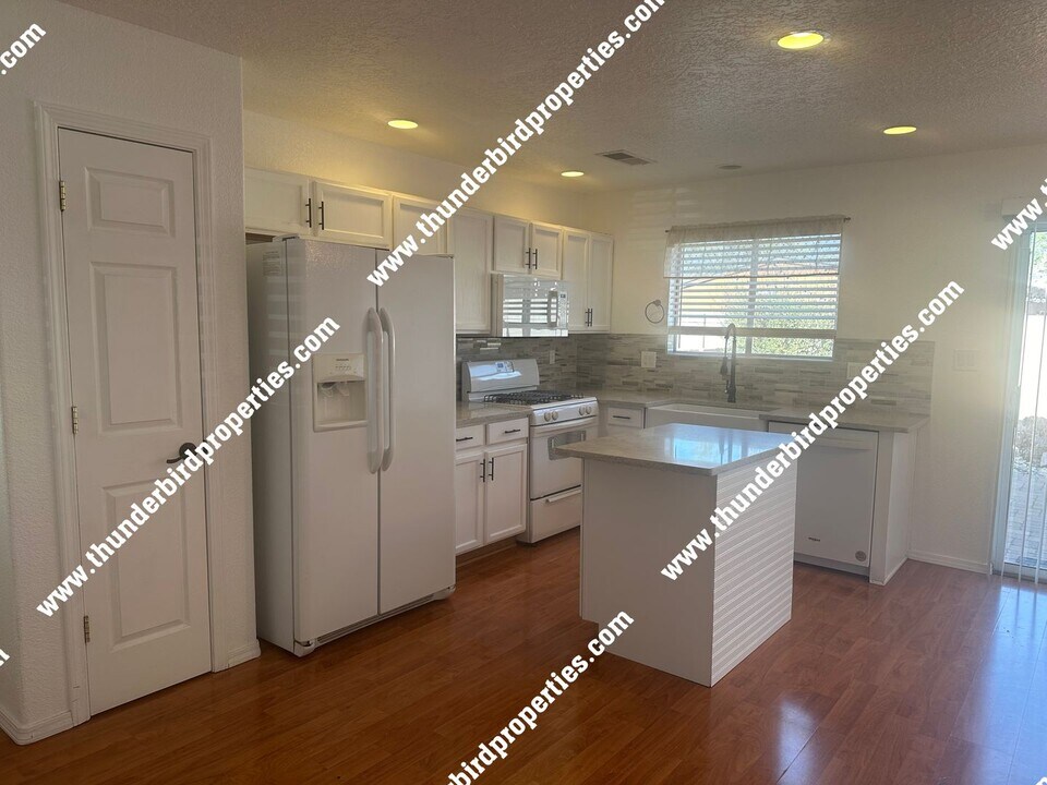 10935 Jicama Way SE in Albuquerque, NM - Foto de edificio
