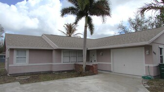 2517 SW Barber Ln in Port St. Lucie, FL - Building Photo