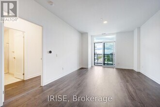 405-5081 HURONTARIO St in Mississauga, ON - Building Photo - Building Photo