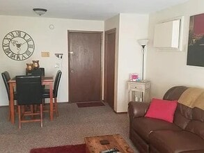 500 Manchester Ln, Unit 500-514 Manchester Ln in Hartland, WI - Building Photo - Building Photo