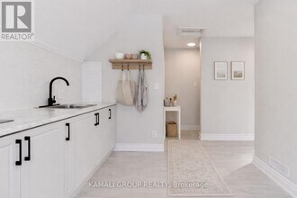 93 McMillan Dr in Oshawa, ON - Building Photo - Building Photo