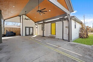 2501 Pease St in Houston, TX - Building Photo