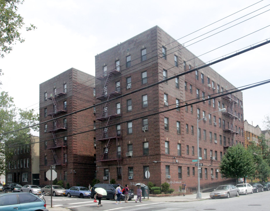 2249 E 21st St in Brooklyn, NY - Foto de edificio