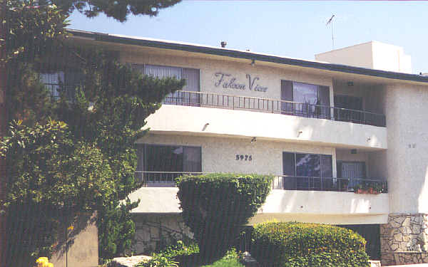 Falcon View in Rancho Palos Verdes, CA - Foto de edificio