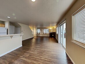 39237 Newton St in Sandy, OR - Building Photo - Building Photo