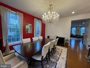 17 Peacock Wy in Princeton, NJ - Building Photo - Building Photo