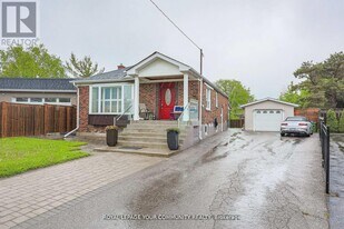 52 Princeway Dr in Toronto, ON - Building Photo