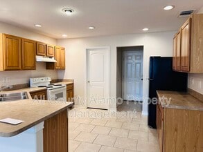 8127 Morning Grove in Converse, TX - Building Photo - Building Photo