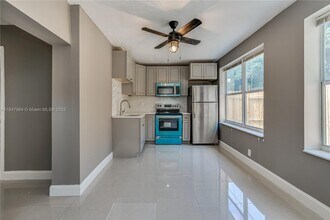 2620 NW 83rd Ave in Sunrise, FL - Building Photo - Building Photo